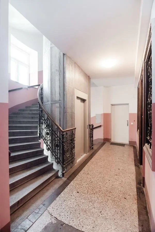 *New*, Central And Cozy Apartment With Large Balcony Vídeň